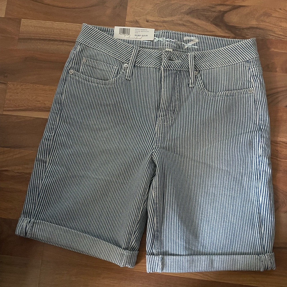 Seven Bermuda Shorts, Size 4, NWT
